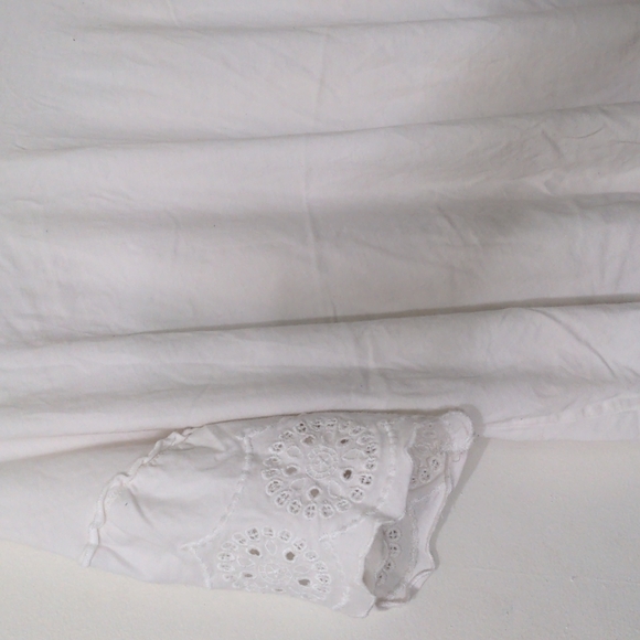 Scalloped Office Top White - Picture 2 of 2